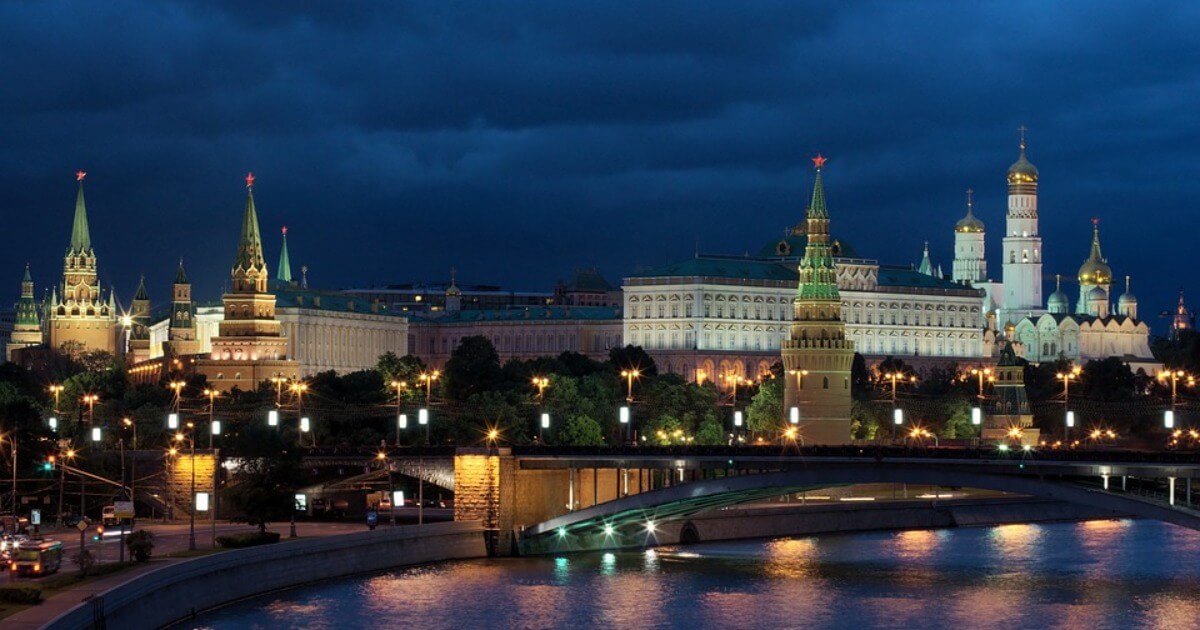 The Kremlin lit up at night