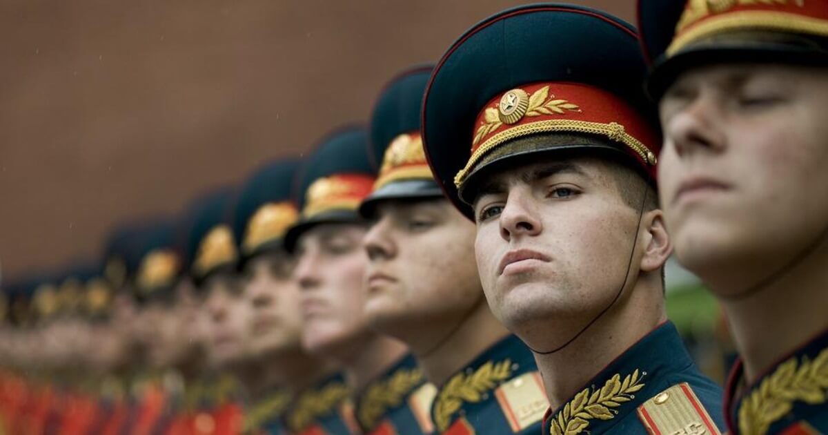 Russian soldiers in dress uniform